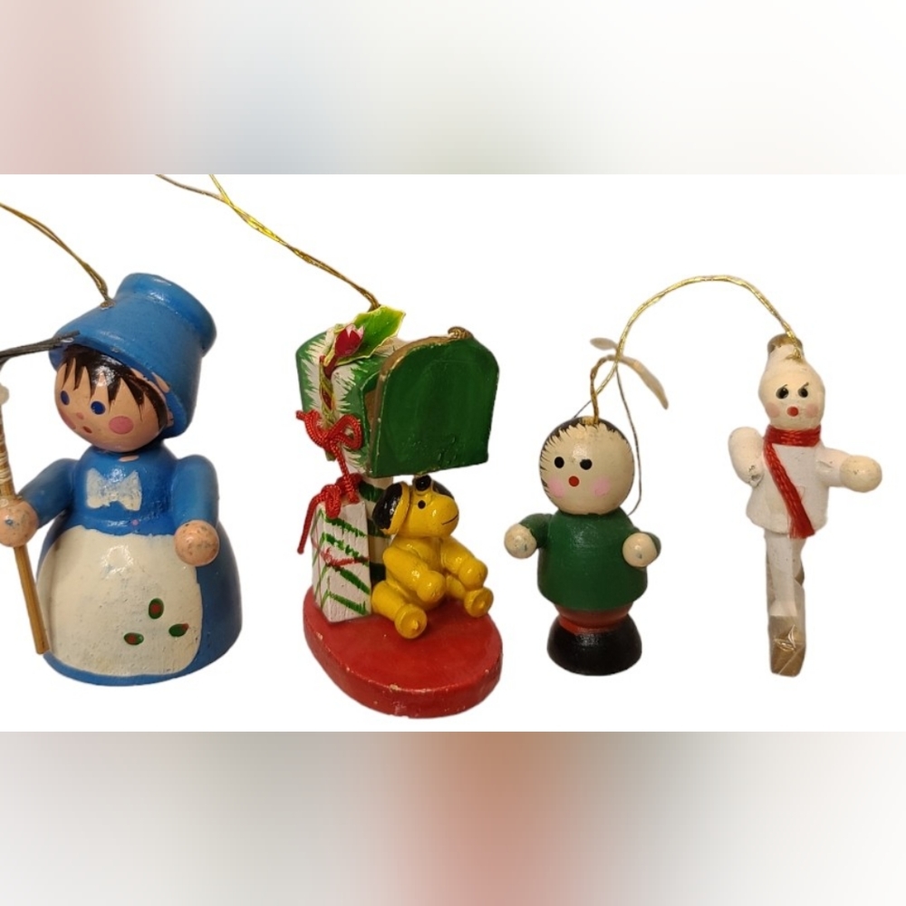 Vintage Christmas Tree Wooden Ornaments 2.5 " - Picture 2 of 3